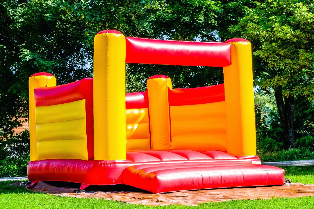 How to Throw a Bounce House Birthday Party